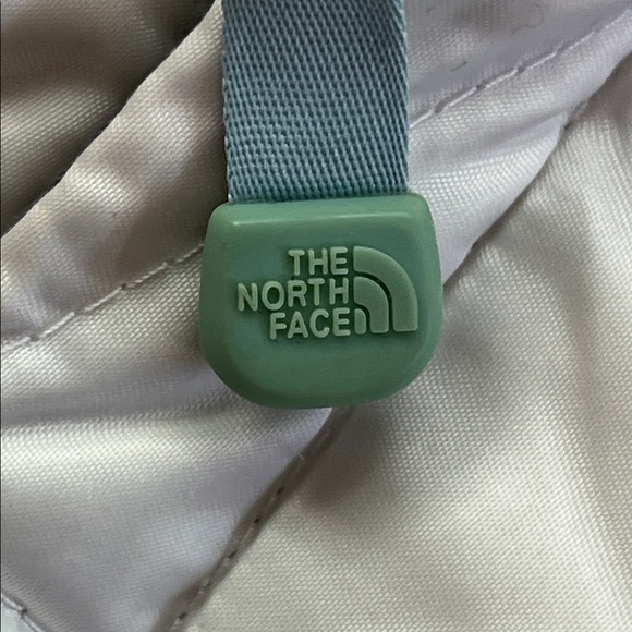 The North Face 550 Goose Down White Puffer Vest Medium - Picture 12 of 12